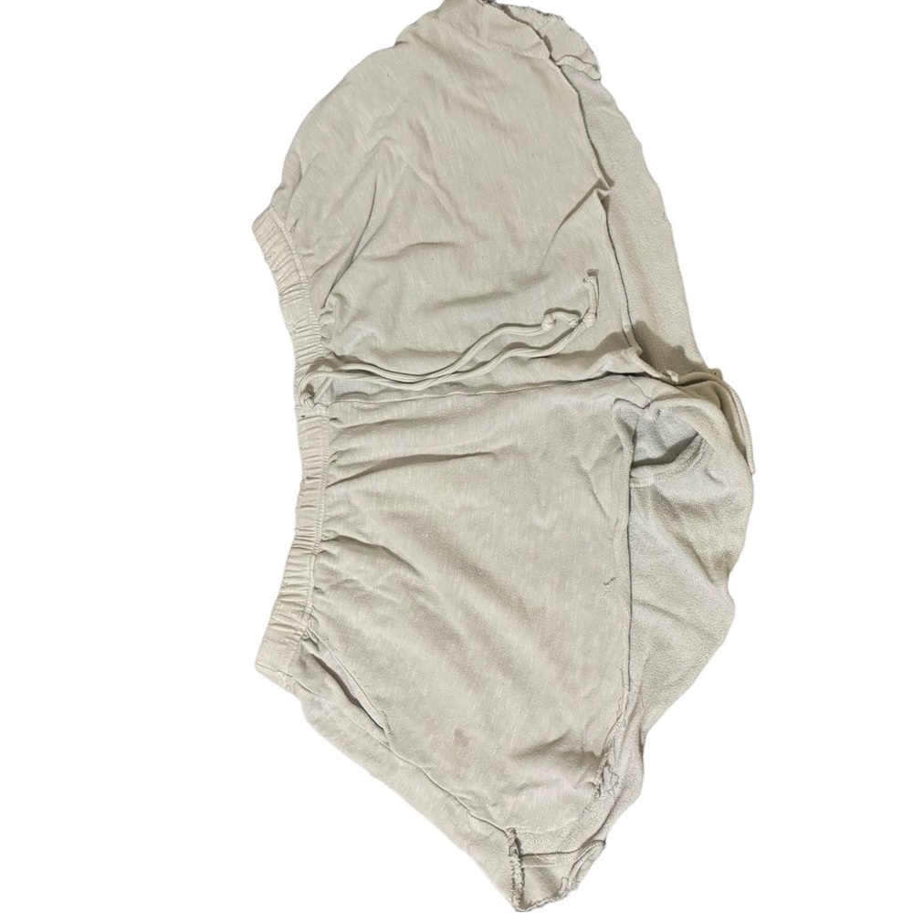 Olivaceous women’s medium shorts